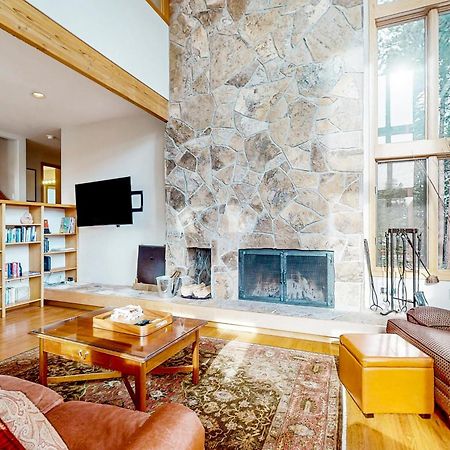 Black Butte Ranch: Hilltop Getaway エクステリア 写真